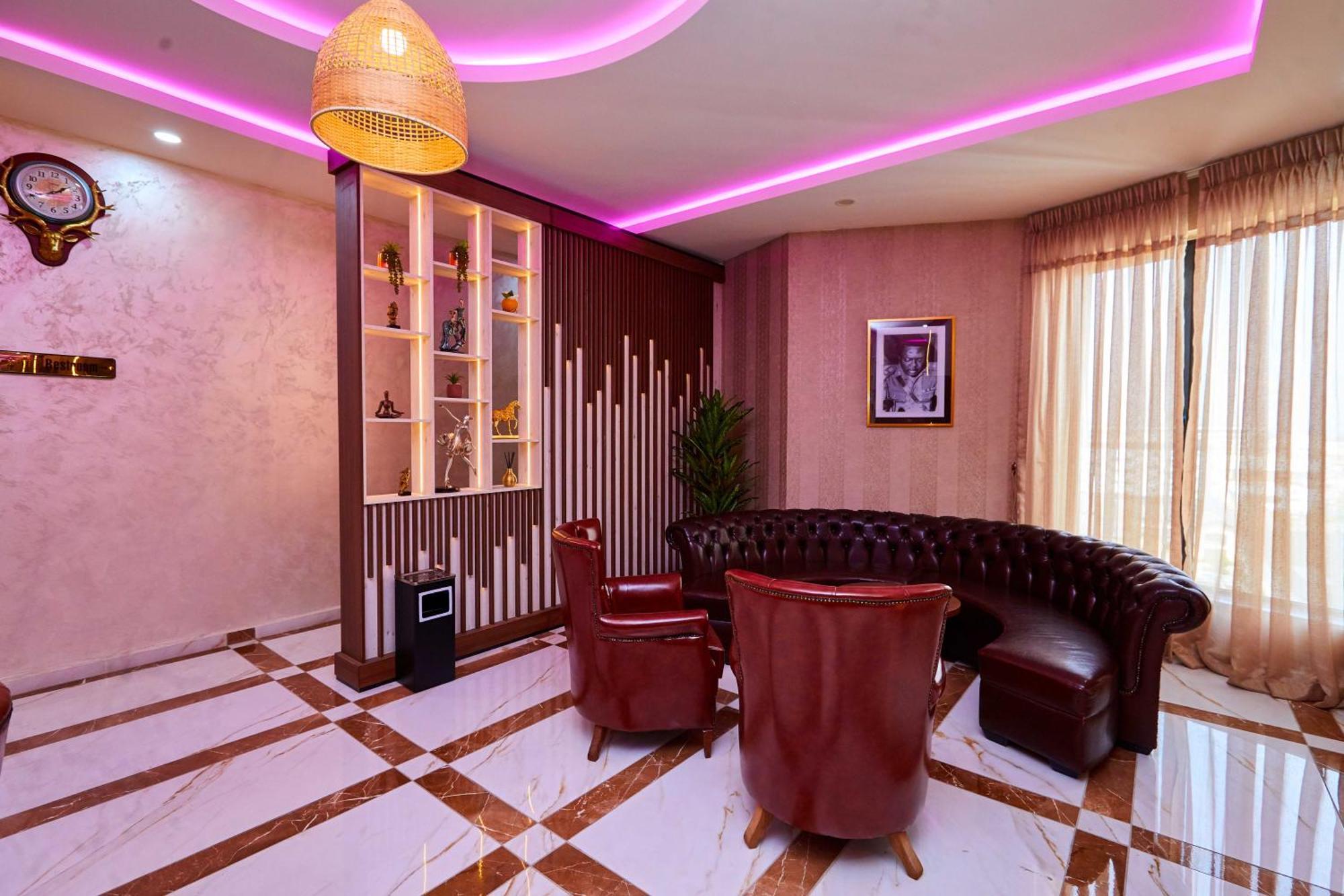 Vintano Hotel Lekki Buitenkant foto