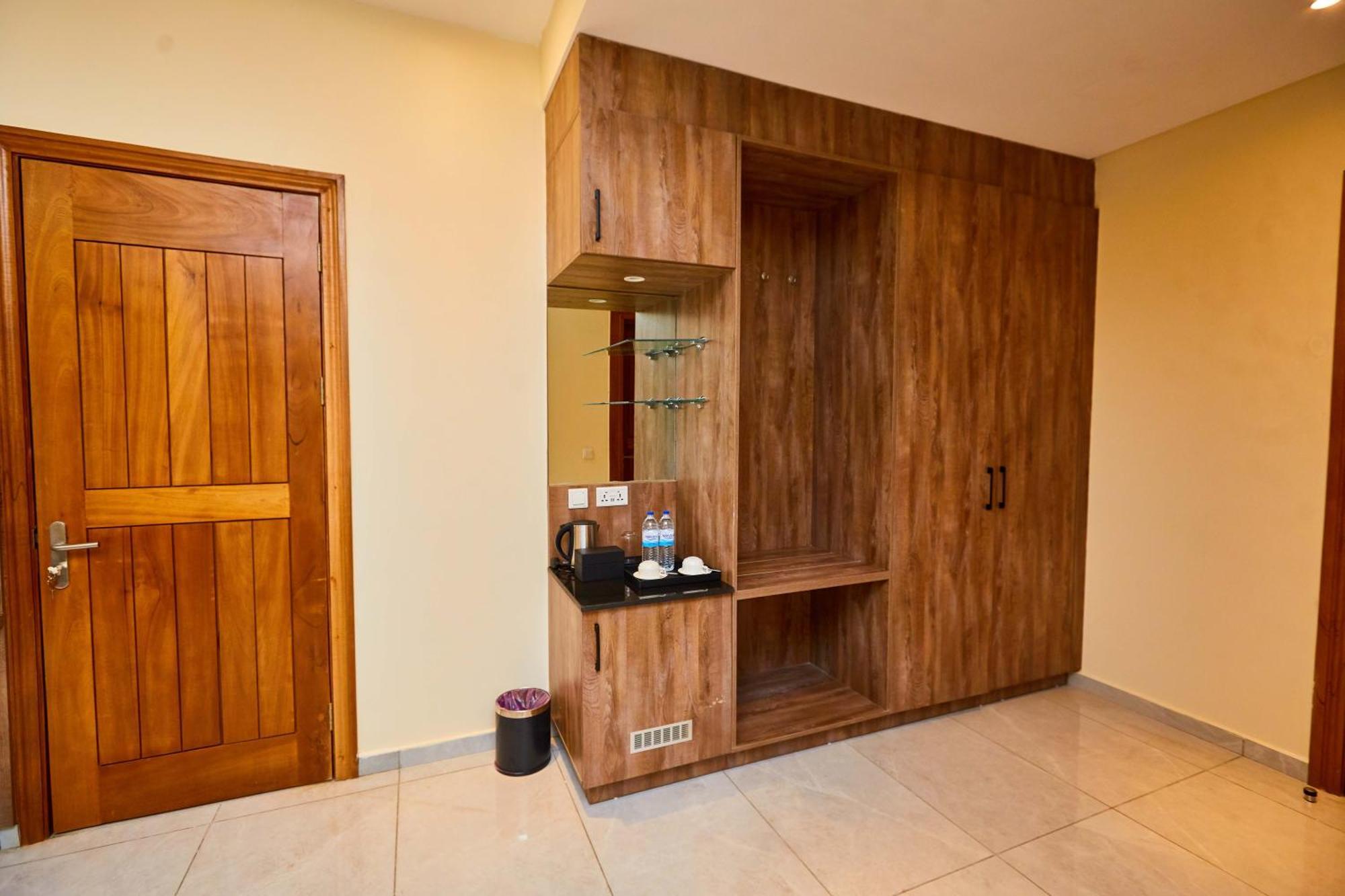 Vintano Hotel Lekki Buitenkant foto