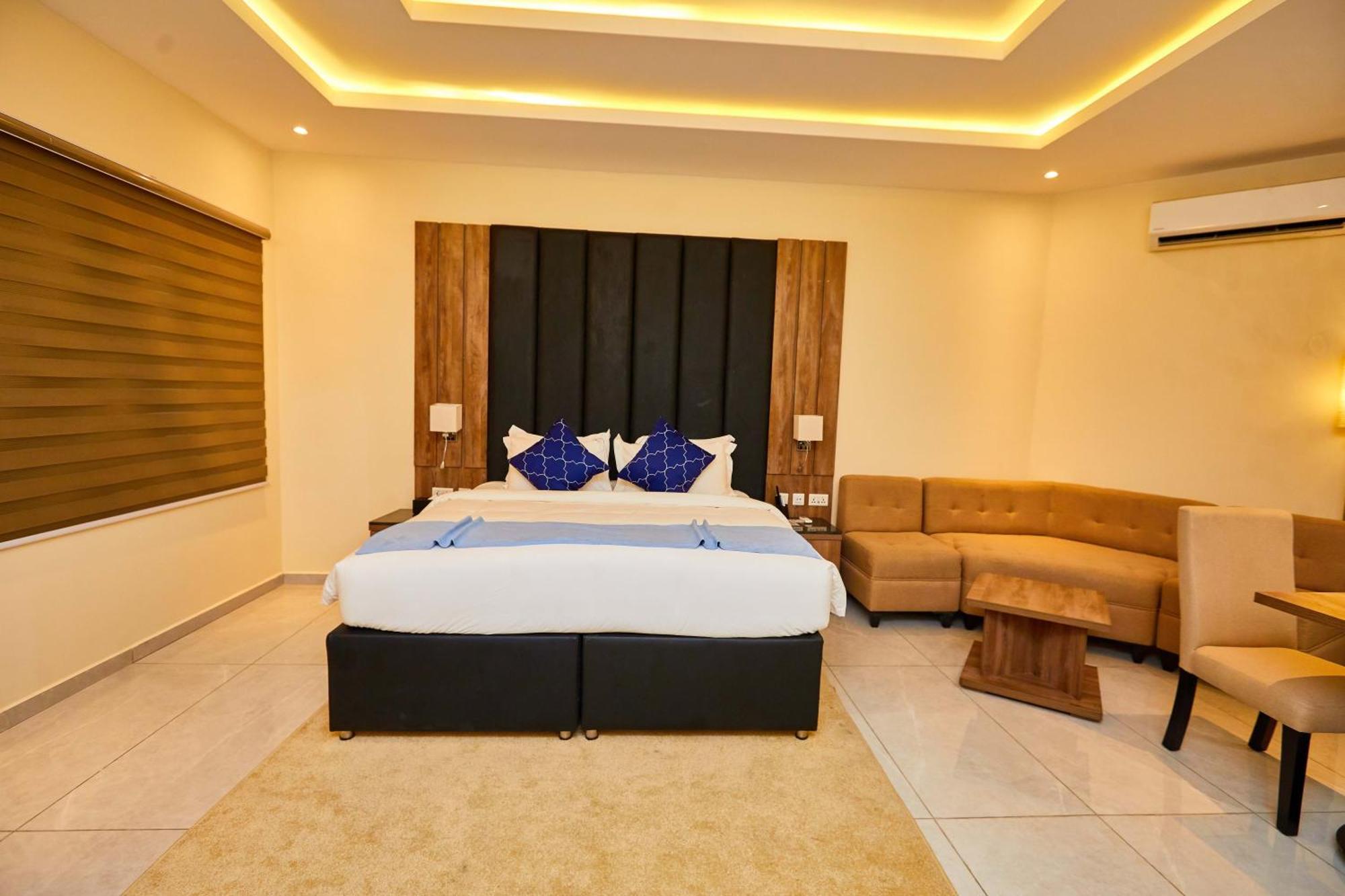 Vintano Hotel Lekki Buitenkant foto